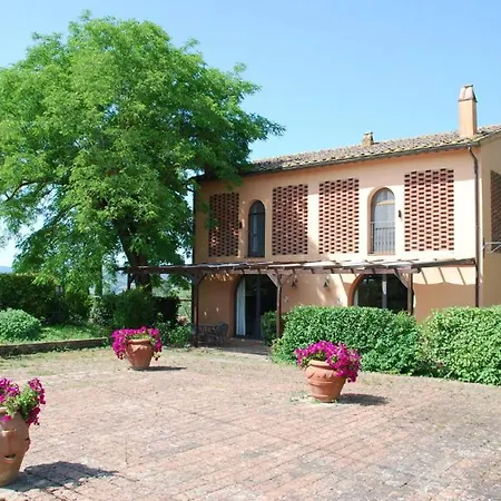 Nebbiano Sleeps 6 Pool Wifi T763146